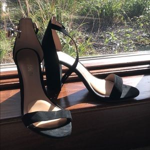 size 7.5 Madden NYC black heels